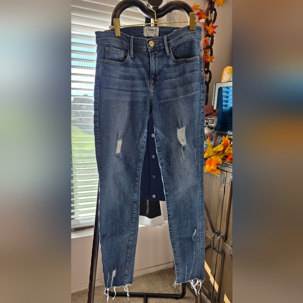 Frame Le Skinny De Jeanne Raw-Hem Mid-Rise distresses Jeans size 29